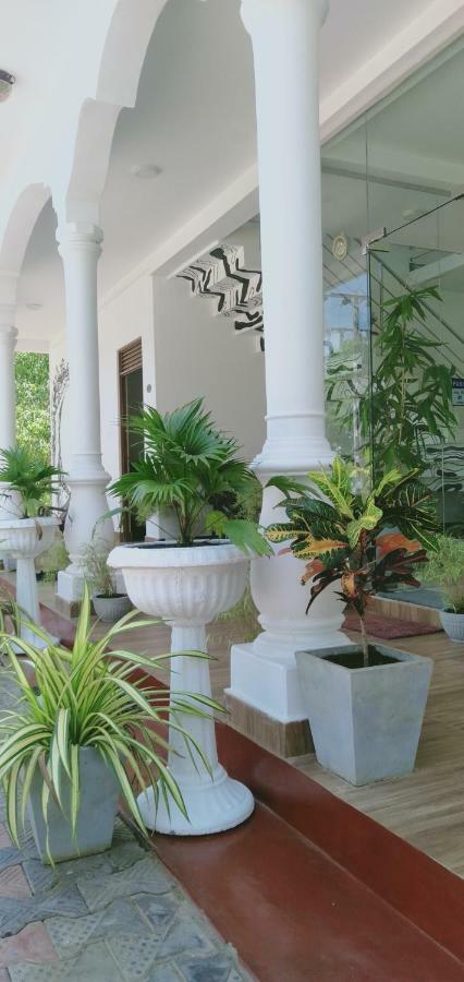 French Garden Resort Uppuveli Exterior foto